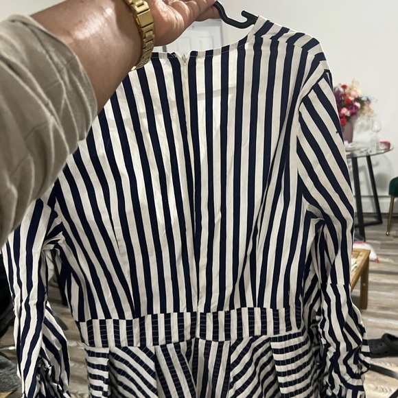 0116 Simplee stripe navy blue ruffle peplum top sz (M) - Picture 8 of 8